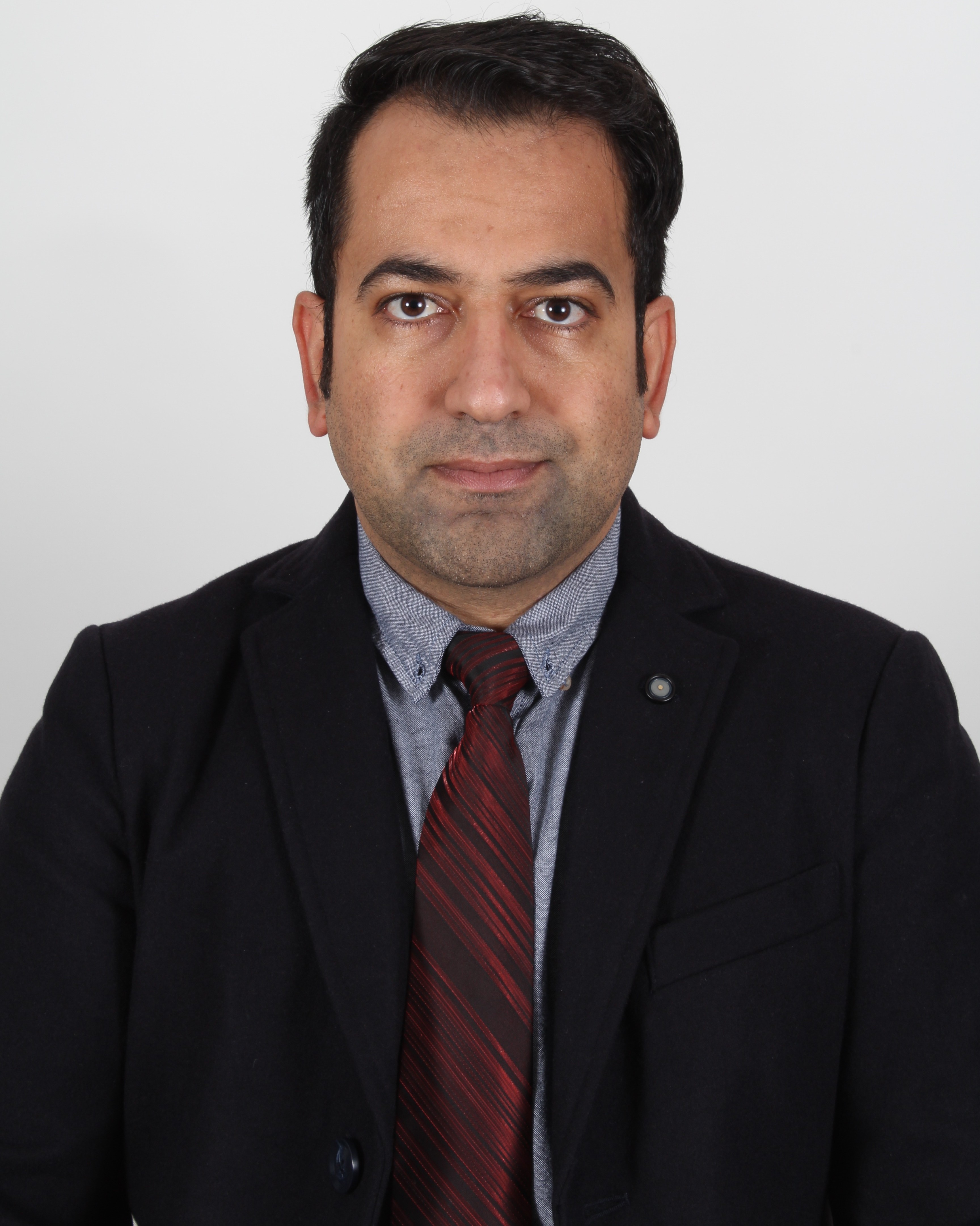 Mr Reza Nikravesh